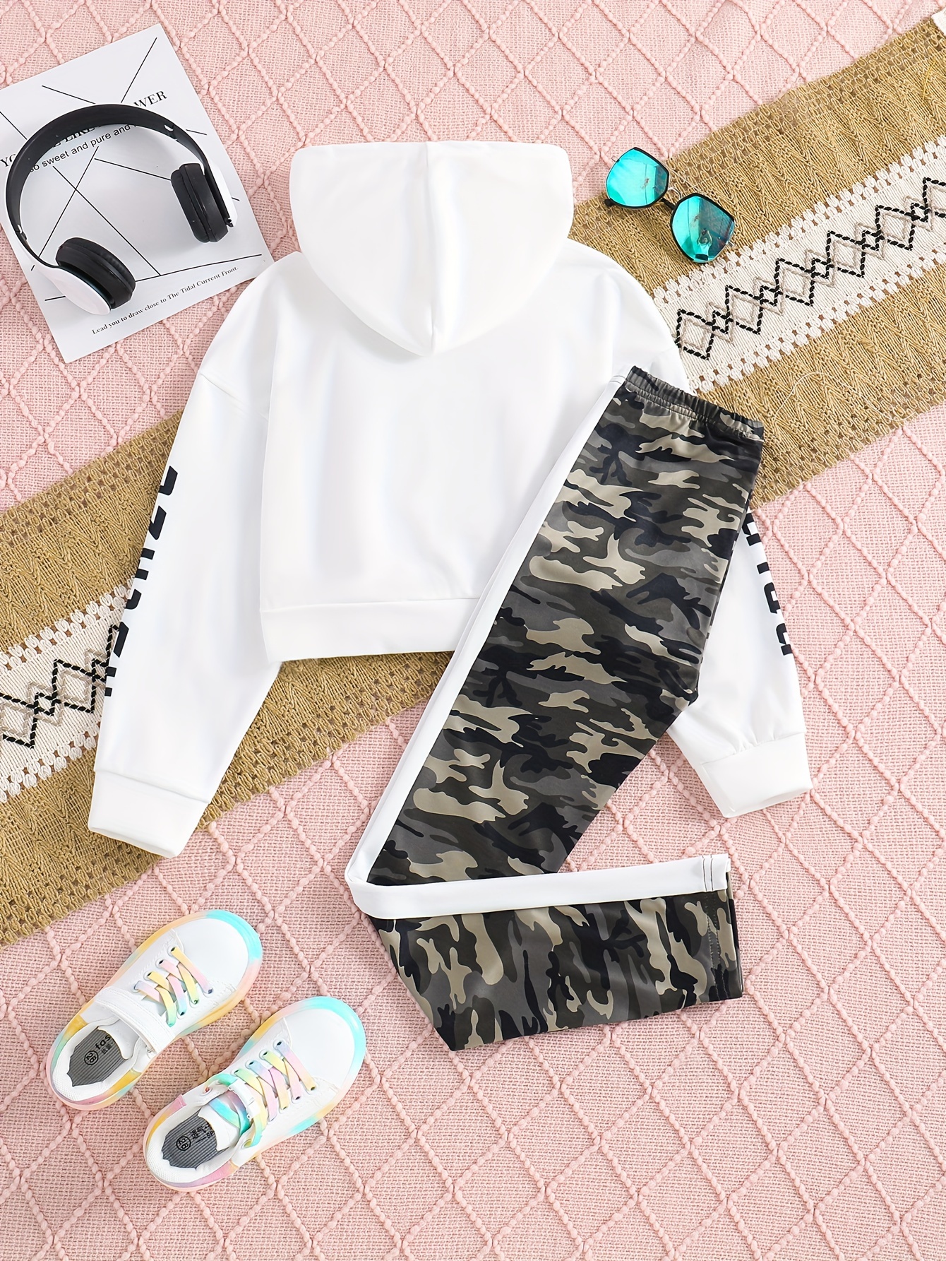 Spring and Autumn Casual Outing Hooded Long Sleeve Printed Letter Pattern Top and Camouflage Pants Girls' Two-Piece Set, Perfect for Outdoor - Image 2