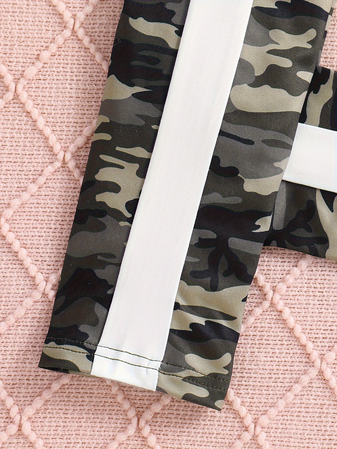 Spring and Autumn Casual Outing Hooded Long Sleeve Printed Letter Pattern Top and Camouflage Pants Girls' Two-Piece Set, Perfect for Outdoor - Image 7